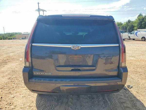 2016 CADILLAC ESCALADE Luxury