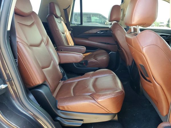 2016 CADILLAC ESCALADE Luxury