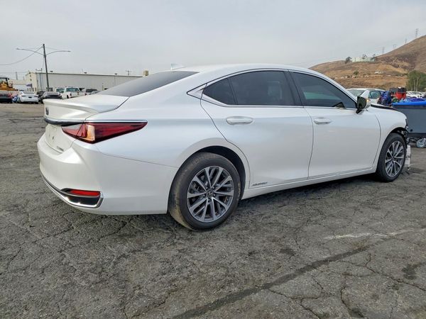 2022 LEXUS ES 300H