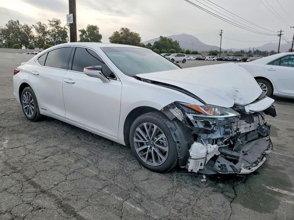2022 LEXUS ES 300H