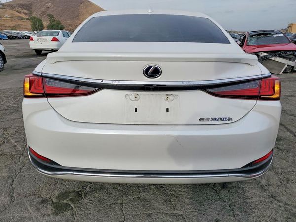 2022 LEXUS ES 300H