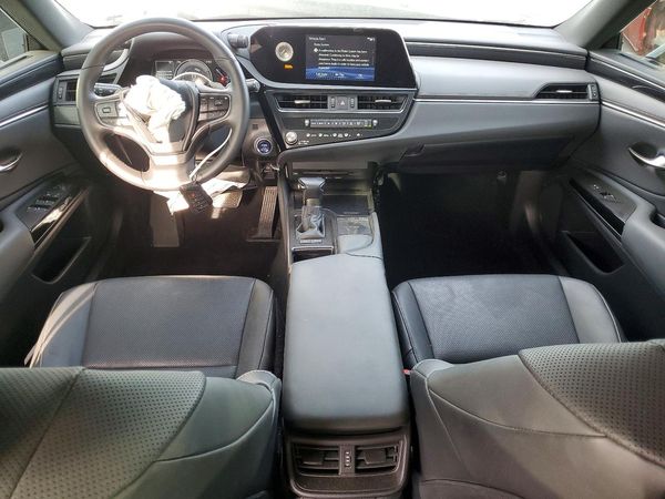 2022 LEXUS ES 300H
