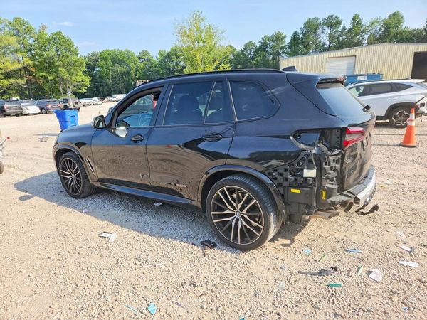 2022 BMW X5 M50i