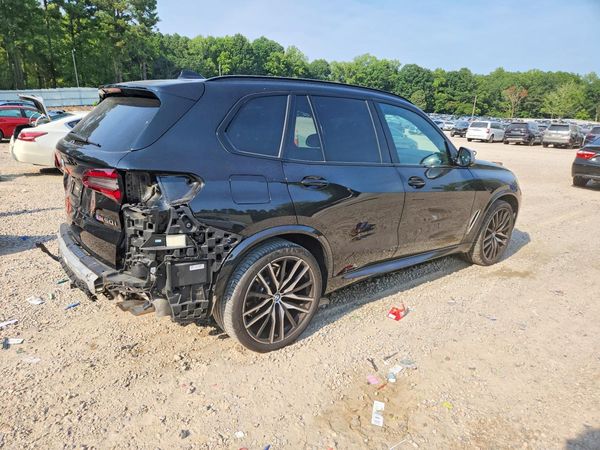 2022 BMW X5 M50i