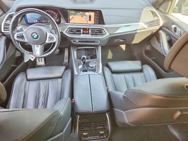 2022 BMW X5 M50i
