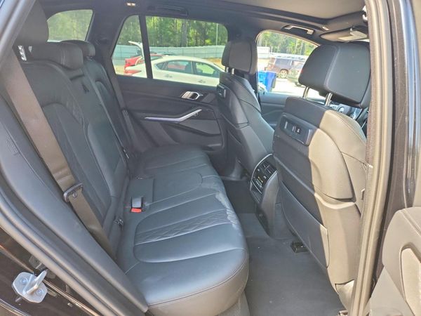 2022 BMW X5 M50i