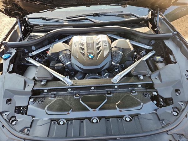 2022 BMW X5 M50i
