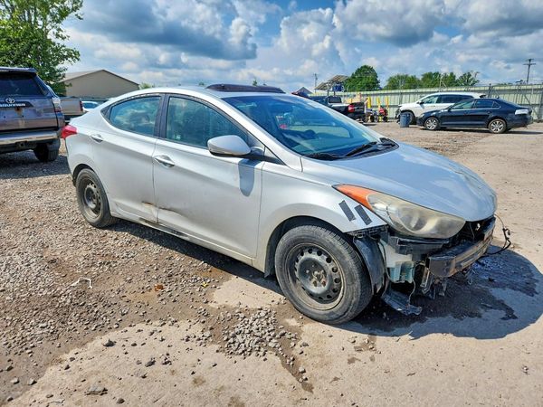 2013 HYUNDAI ELANTRA