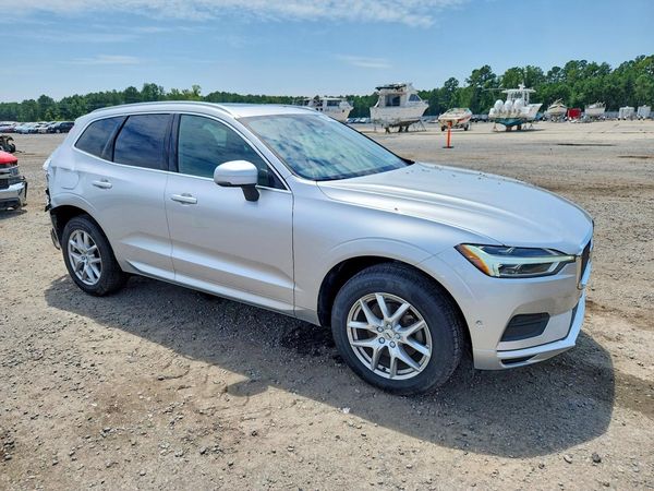 2019 VOLVO XC60 Momentum