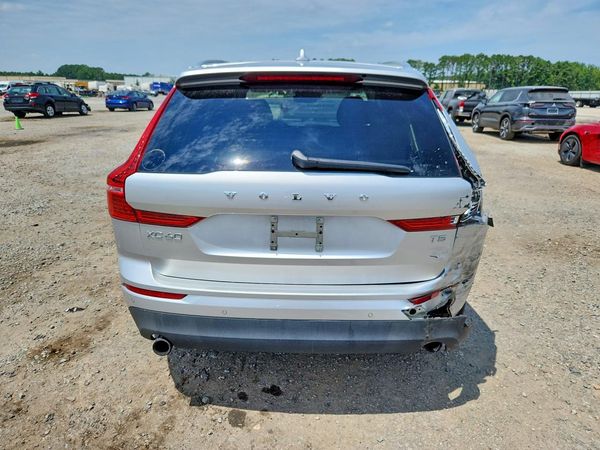2019 VOLVO XC60 Momentum