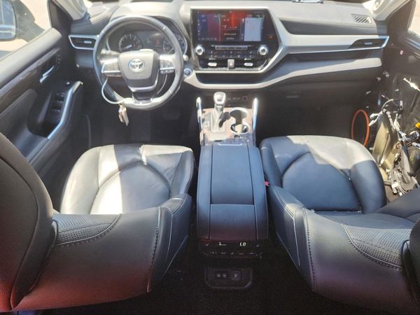 2020 TOYOTA HIGHLANDER Platinum