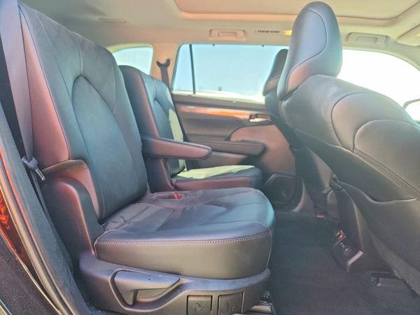 2020 TOYOTA HIGHLANDER Platinum