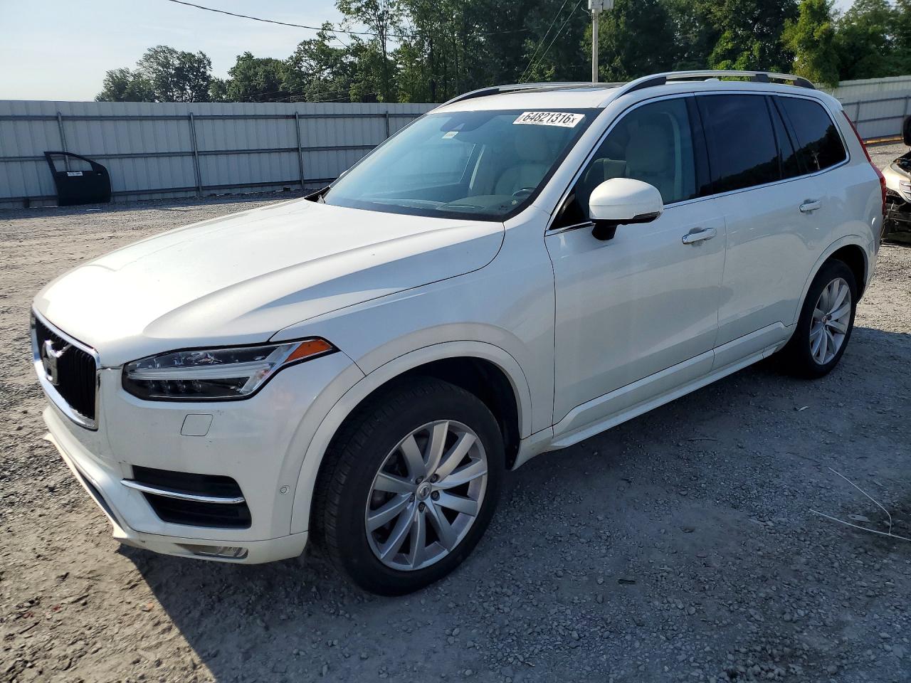2017 VOLVO XC90 Momentum