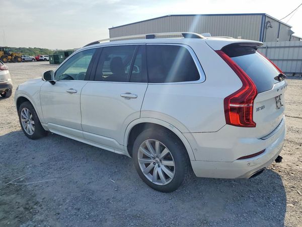 2017 VOLVO XC90 Momentum