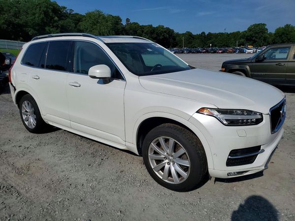 2017 VOLVO XC90 Momentum