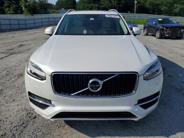 2017 VOLVO XC90 Momentum