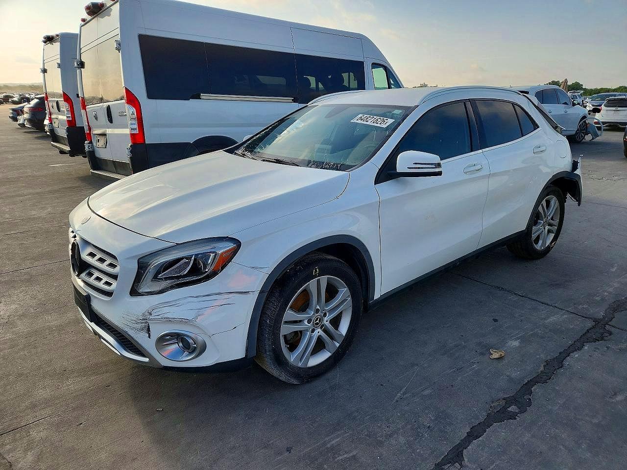 2020 MERCEDES-BENZ GLA-CLASS — Front 3/4