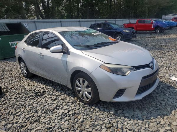 2015 TOYOTA COROLLA