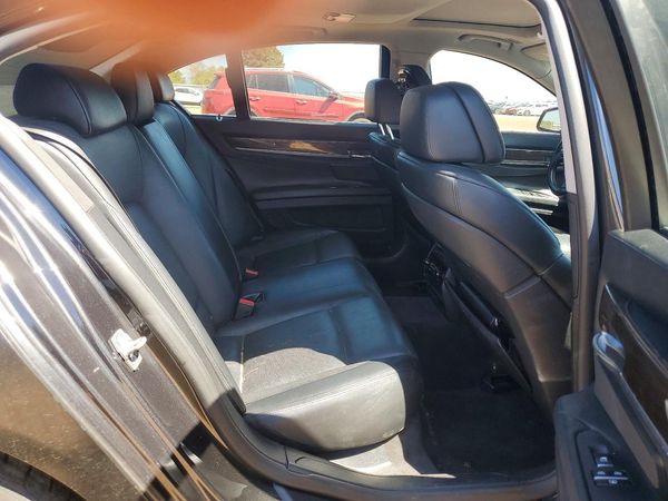 2012 BMW 750 750xi/Alpina B7 xDrive