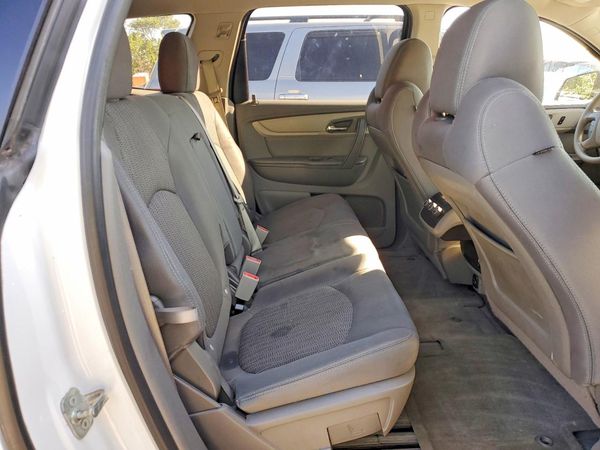 2017 CHEVROLET TRAVERSE LS