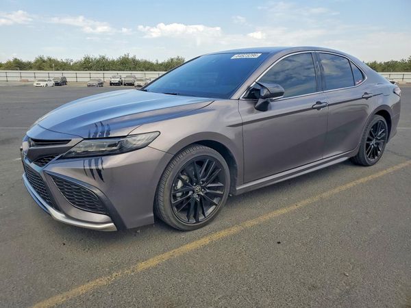 2024 TOYOTA CAMRY