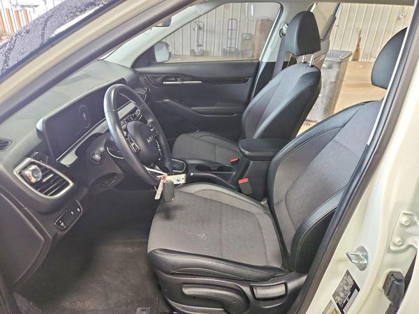 2024 KIA SELTOS S, X-Line
