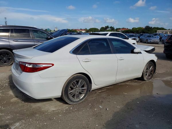 2015 TOYOTA CAMRY