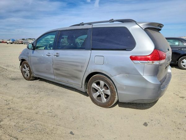 2014 TOYOTA SIENNA