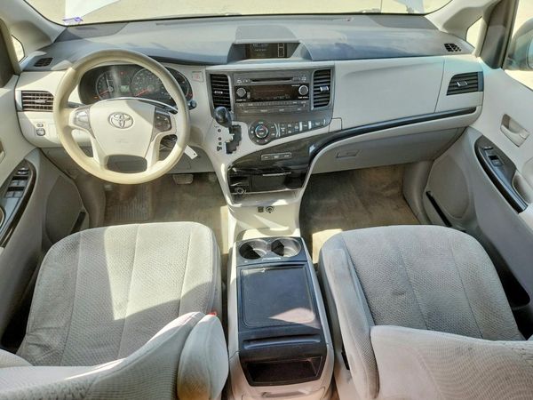 2014 TOYOTA SIENNA