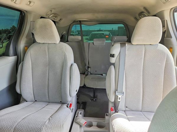 2014 TOYOTA SIENNA