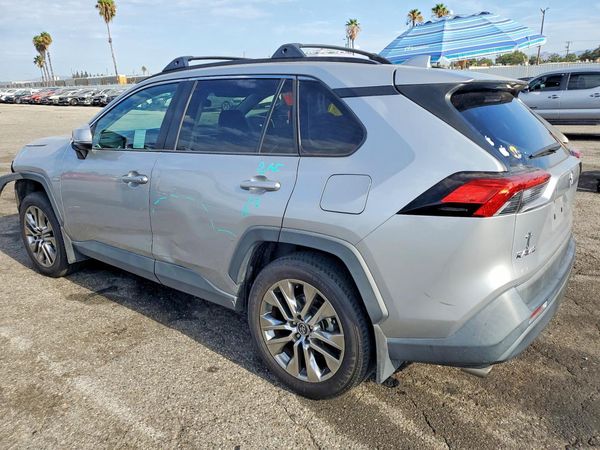 2020 TOYOTA RAV4 XLE Premium