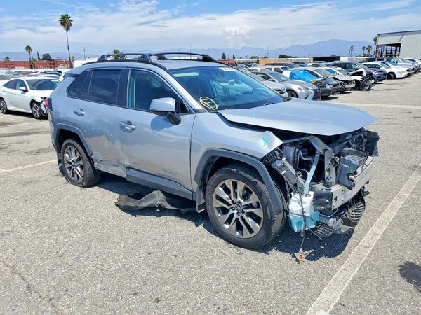 2020 TOYOTA RAV4 XLE Premium