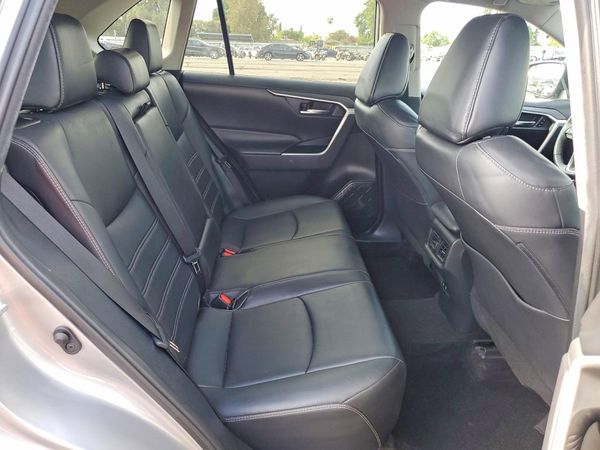 2020 TOYOTA RAV4 XLE Premium