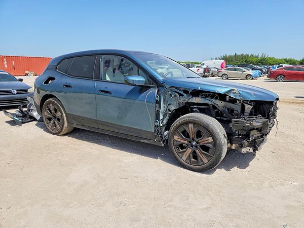 2025 BMW IX