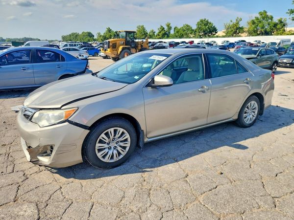 2014 TOYOTA CAMRY