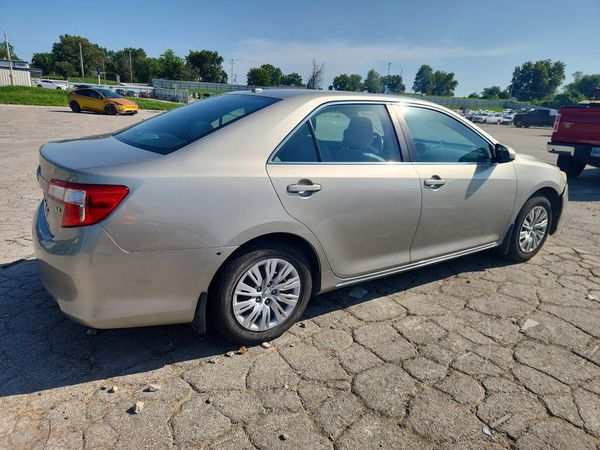 2014 TOYOTA CAMRY