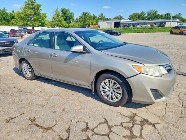 2014 TOYOTA CAMRY
