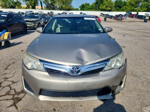 2014 TOYOTA CAMRY