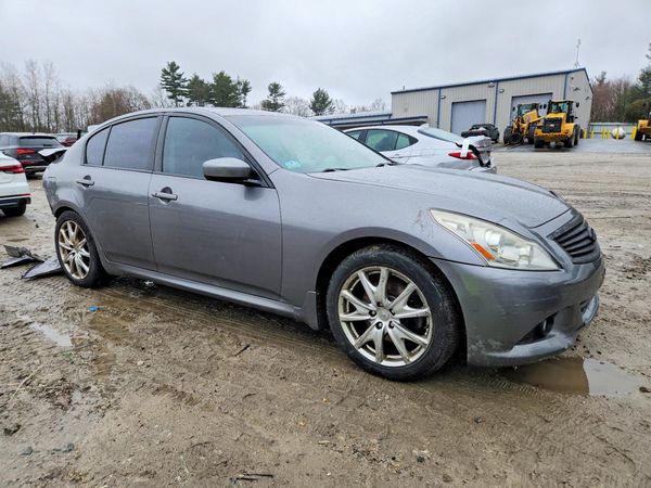 2012 INFINITI G37 SEDAN — Passenger 3/4