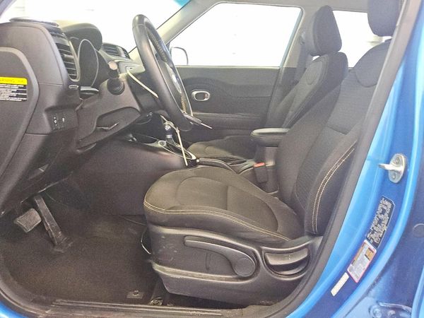 2016 KIA SOUL Exclaim — DENT