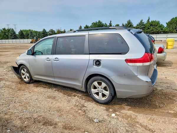 2013 TOYOTA SIENNA