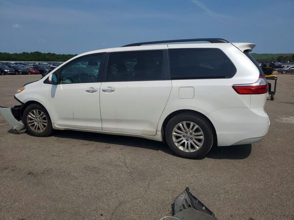 2015 TOYOTA SIENNA