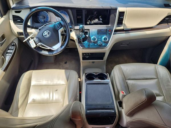 2015 TOYOTA SIENNA