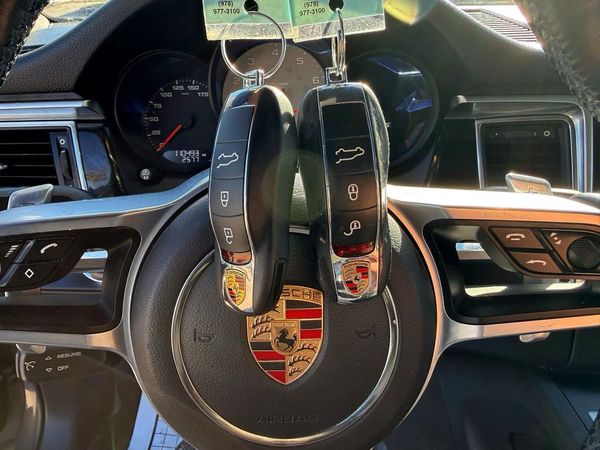 2015 PORSCHE MACAN