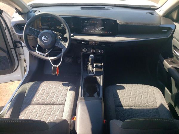 2025 NISSAN KICKS