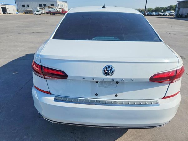 2021 VOLKSWAGEN PASSAT SE