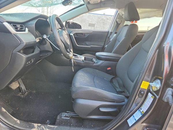 2022 TOYOTA RAV4 LE