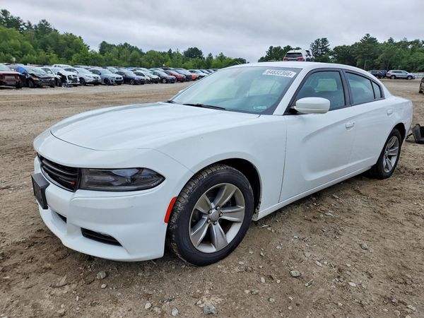 2015 DODGE CHARGER SXT — Front 3/4