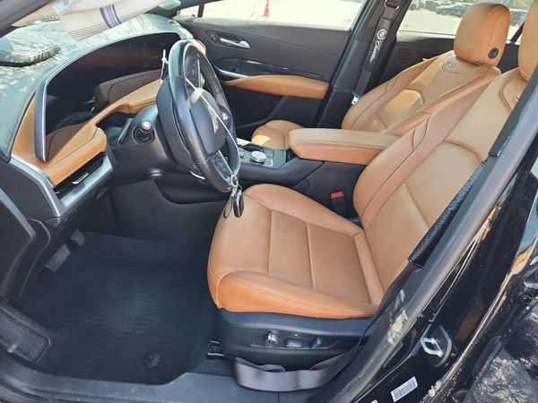 2024 CADILLAC XT4 Premium Luxury
