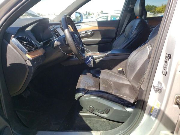 2016 VOLVO XC90